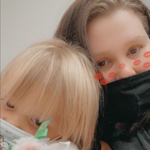 Meet your Posher, Emily